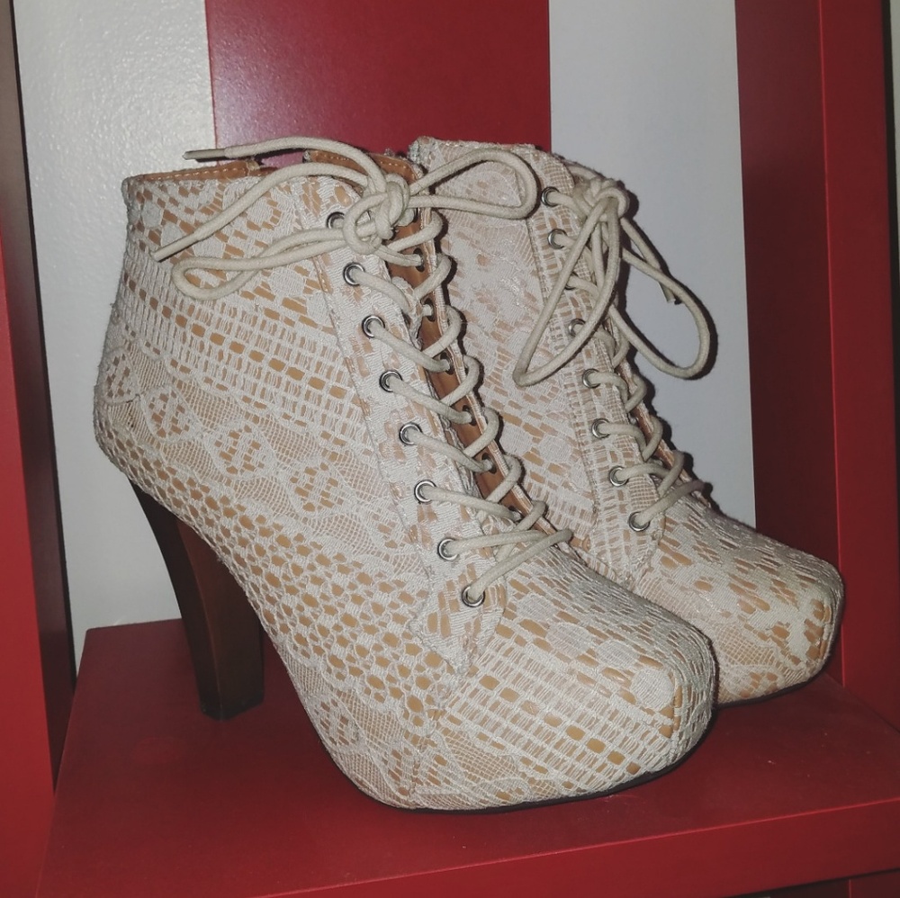 Womens boot heels size 8.5